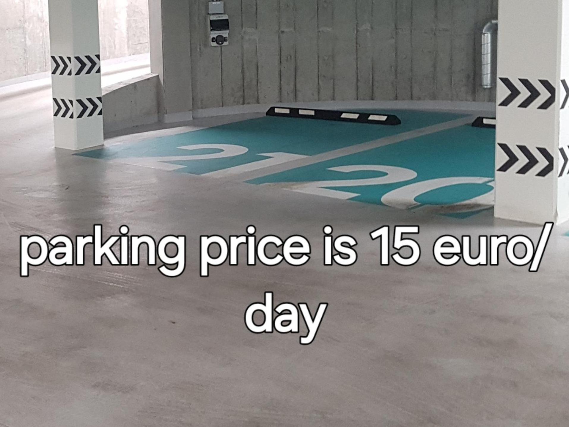 Happy Inn Emporia, Self chek-in, Parking in the underground garage Wilna Exterior foto